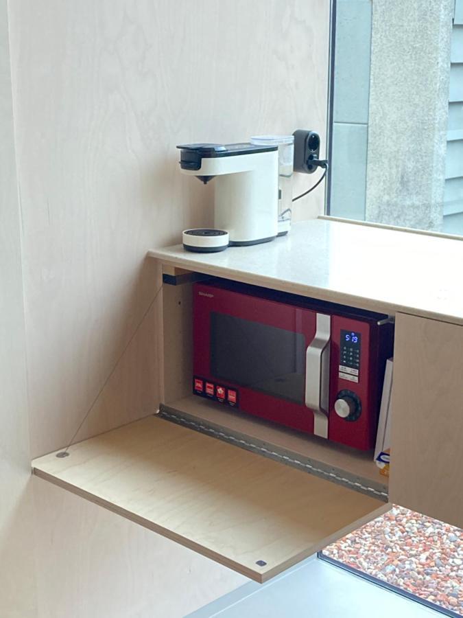 Wirdum Tiny House Van Hoogspanning Naar Ontspanning מראה חיצוני תמונה