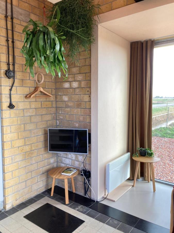 Wirdum Tiny House Van Hoogspanning Naar Ontspanning מראה חיצוני תמונה