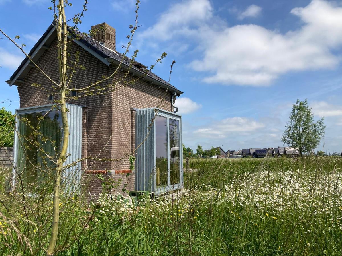 Wirdum Tiny House Van Hoogspanning Naar Ontspanning מראה חיצוני תמונה