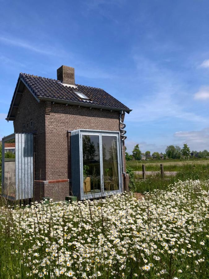 Wirdum Tiny House Van Hoogspanning Naar Ontspanning מראה חיצוני תמונה